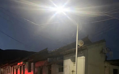 农村院子里最适合的东乡太阳能路灯亮度与安装要点 农村院子里最适合的东乡太阳能路灯亮度与安装要点